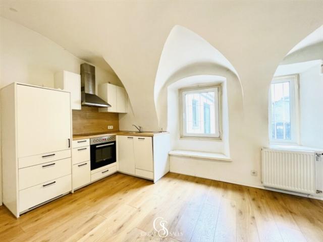 Kompakte 2 Zimmer Stadtwohnung mit moderner Marken Küche!