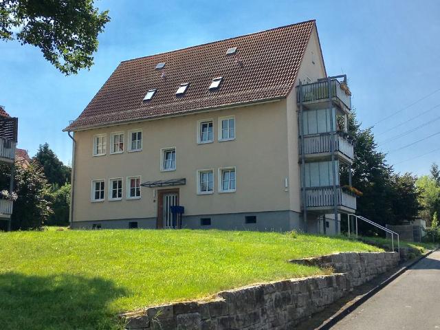 Kompakte Dachgeschosswohnung in Niestetal mit Keller und Gegensprechanlage