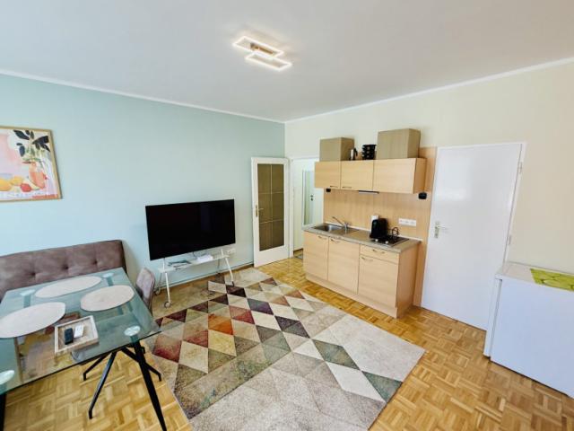 Kompakte Eigentumswohnung mit Loggia – ideal als Anlage, Mitarbeiter oder Zweitwohnung
