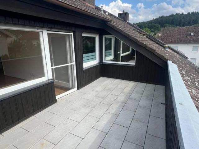Kompaktes Wohnen mit Balkon: Attraktive 1,5 Zimmer Dachgeschosswohnung