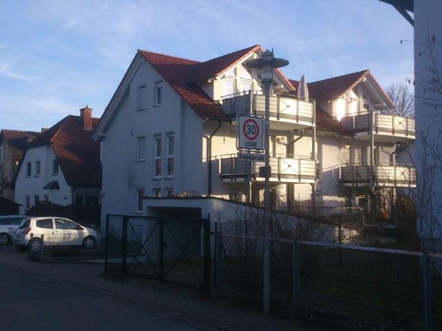 Kompaktes Wohnglück: 2 Zimmer Dachgeschosswohnung in Burgthann