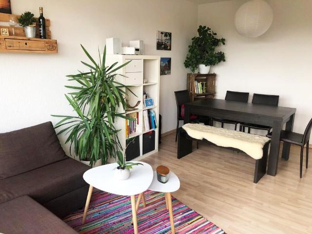 Komponistenviertel: Perfekte Single Wohnung, 1,5 Zimmer mit Balkon und TG Stellplatz