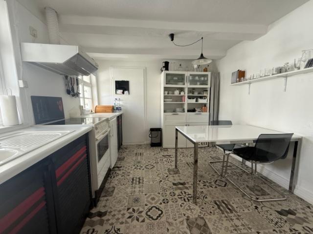 Komplett ausgestatte charmante zentrale und ruhige 2 Zimmer Maisonette mit großer Wohnküche