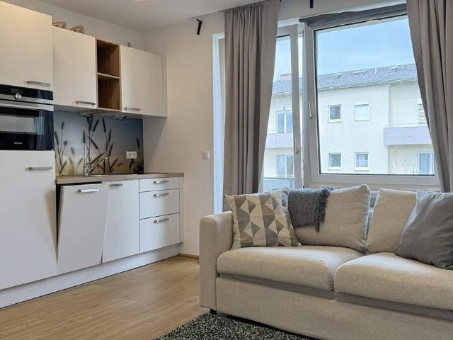 Komplett ausgestattete Wohnung mit Balkon Ideal für Studenten und Berufsreisende!