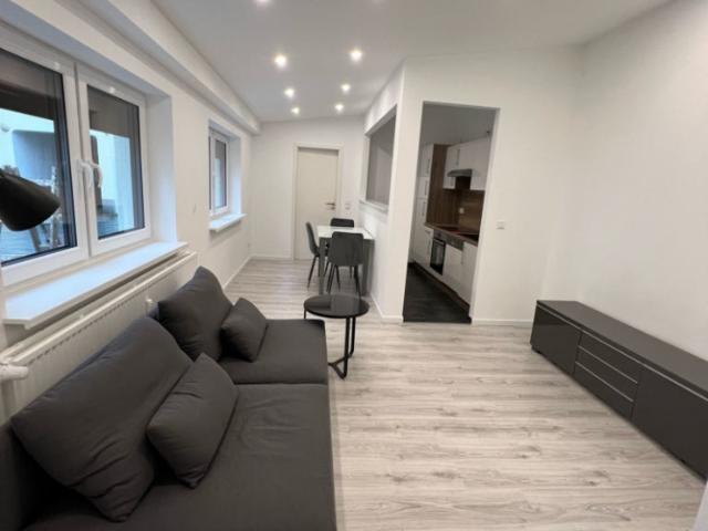 Komplett eingerichtete Wohnung für Kurzzeit Untervermietung in Berlin Spandau verfügbar Fully Furnished Apartment Available for Short Term Sublet in Berlin Spandau