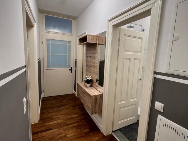 Schöne komplett möblierte 3 ZKB Wohnung