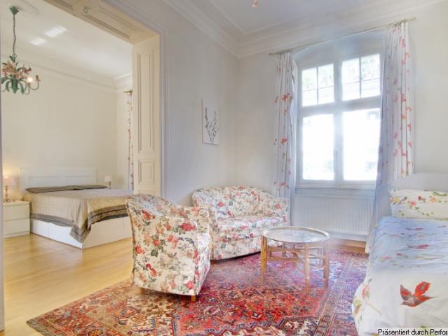 Komplett möblierte 3 Zimmerwohnung im Altbau, für Familien oder Teams, am Stadttor, Medienhafen Unterbilk