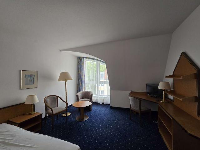 komplett möblierte helle 1 ZKB Wohnung ca. 26m² nähe Bosch