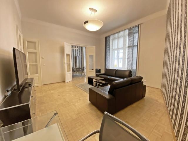 Komplett möblierte Innenstadtwohnung / 2 SCHLAFZIMMER ! KEINE KURZZEITMIETE !