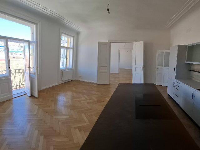 Erstbezug nach Generalrenovierung, Wohnung in Jugendstilhaus, Ruhelage nahe Neubaugasse / Mariahilferstraße U3