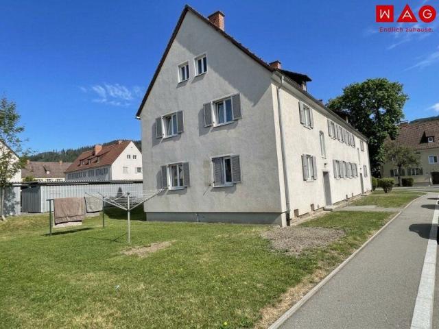 Komplett renovierte, günstige 2 Zimmerwohnung 41m² im Grünen