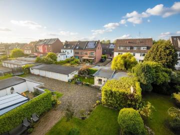 Komplett renovierte, sanierte 3 ½ Raum Dachgeschosswohnung in ruhiger Lage von Sterkrade