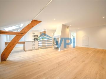 Komplett renovierte Wohnung nur einen Steinwurf vom See entfernt