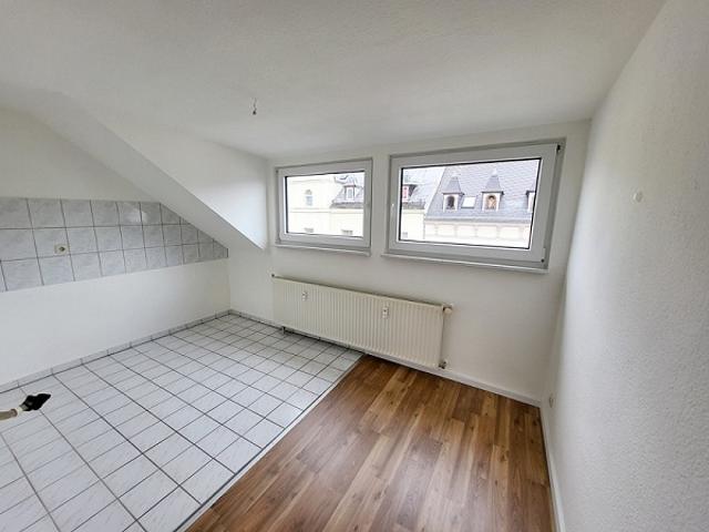 Neu renovierte 2 Raum Dachgeschoß Wohnung