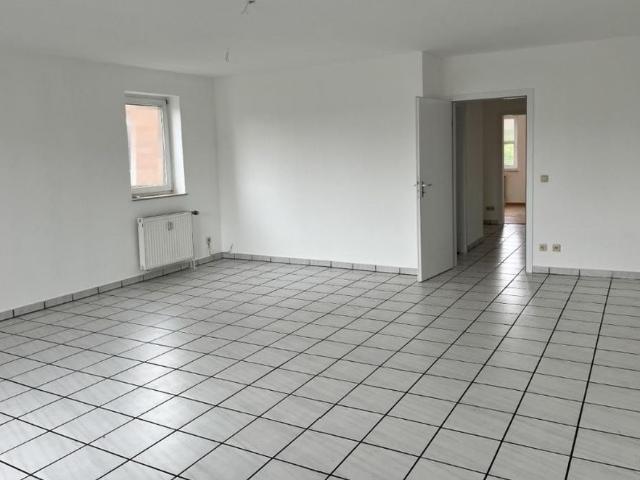 Komplett renovierte 2 Zimmer Wohnung mit Balkon und Garage in ruhiger Wohngegend von Rumeln