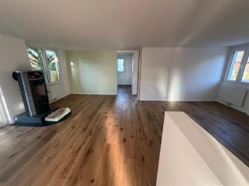 Komplett renoviertes Haus nur wenige Schritte vom See entfernt