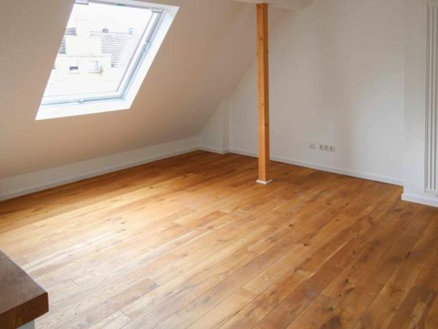 Komplett saniert und bezugsfertig – modernes Wohnen im stilvollen Reihenmittelhaus