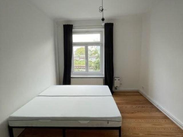 Komplett sanierte 2 Zi. Whg. mit Balkon und Wohnküche