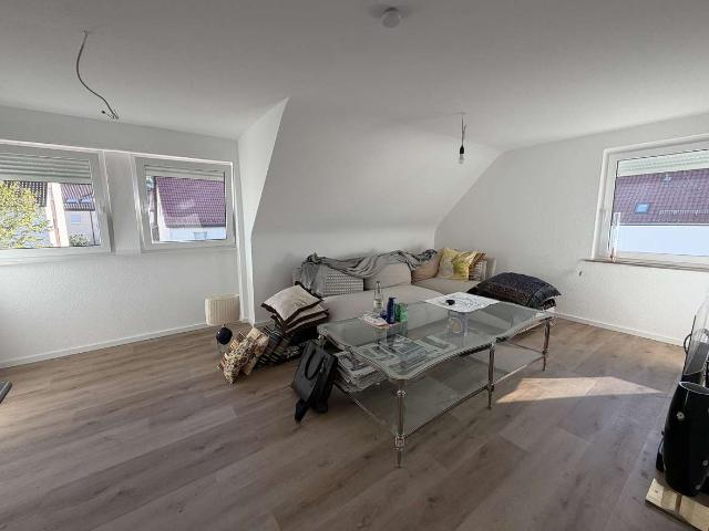 Komplett sanierte 3 Zimmer Wohnung mit Blick aufs „Waldschlössle“