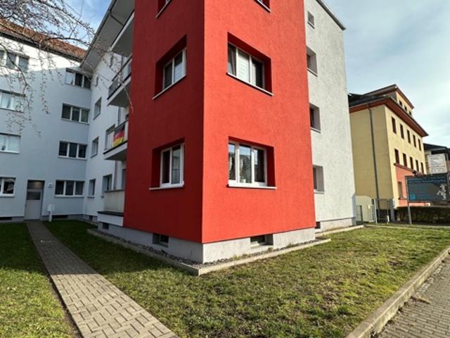 Komplett sanierte 3 Zimmer Wohnung mit guter Anbindung