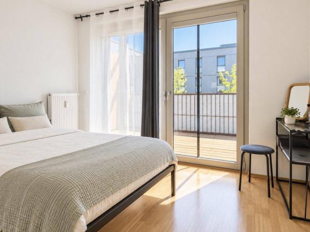 Komplett Sanierte 3 Zimmer Wohnung mit sehr großer Terrasse in bester Lage