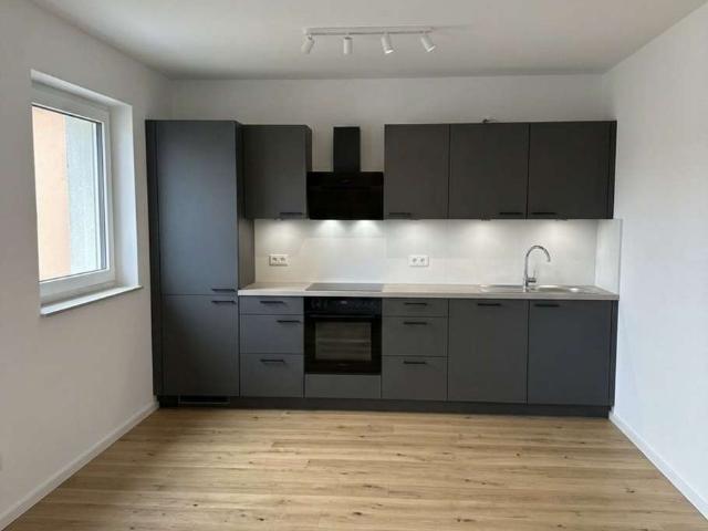 Komplett sanierte 3 Zimmer Wohnung