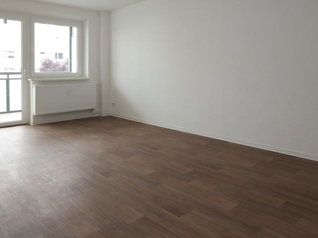 Komplett sanierte Wohnung mit Balkon und Aufzug