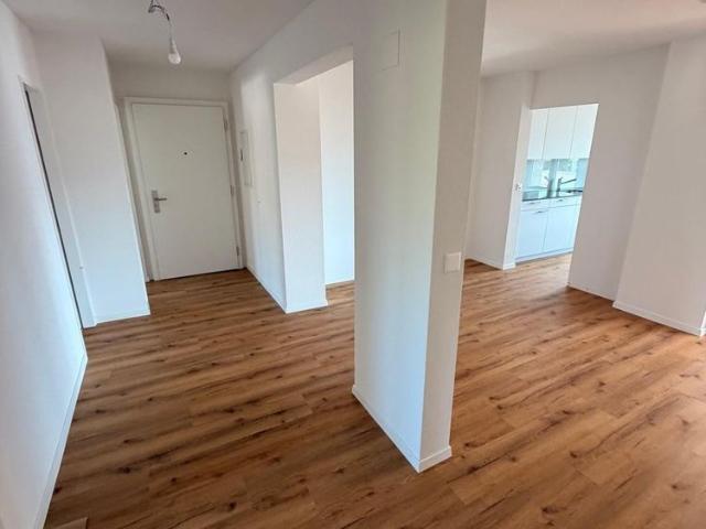 Komplett sanierte Wohnung im Haus Zentrum
