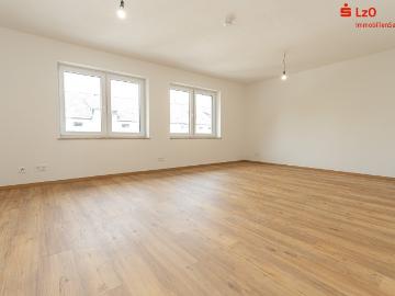 Komplett sanierte Eigentumswohnung mit PKW Stellplatz