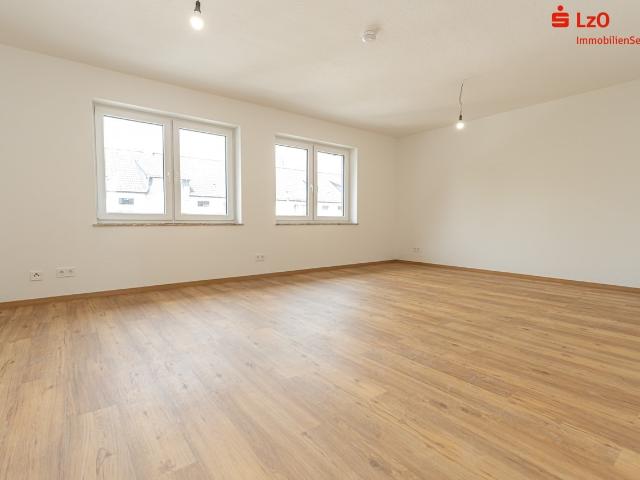 Komplett sanierte Eigentumswohnung mit PKW Stellplatz
