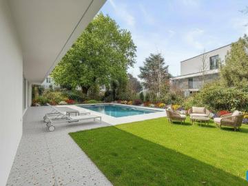 Generalsanierte Villa der Wiener Moderne mit Garten und Swimmingpool