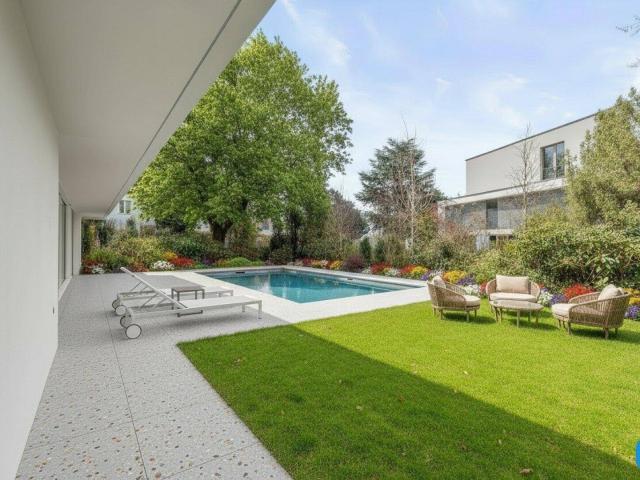 Generalsanierte Villa der Wiener Moderne mit Garten und Swimmingpool