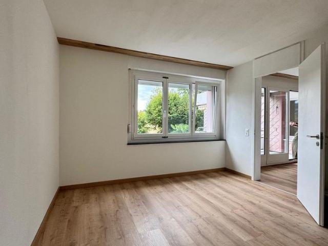 Komplettsanierte 4.5 Zimmerwohnung in Regensdorf