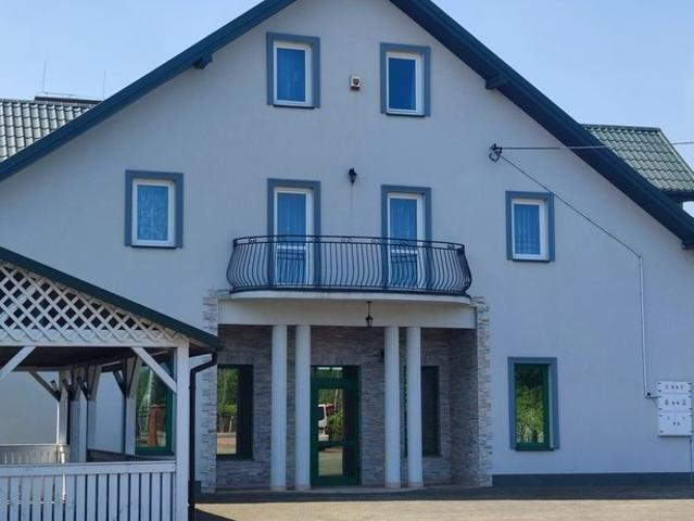 Kompleks 1406 m² z domem weselnym i możliwością rozbudowy