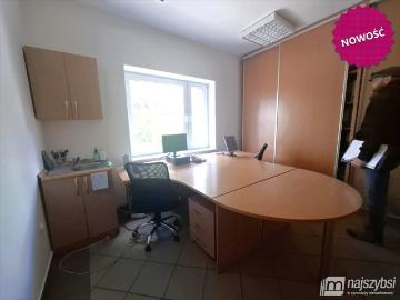 Kompleks 2 budynków 1522 m2, gotowy do działalności