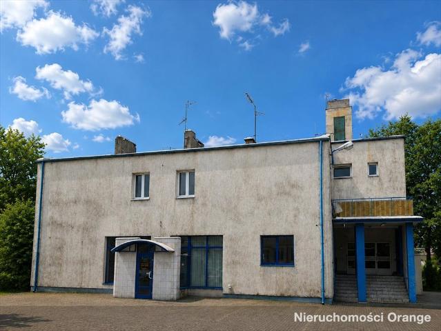 Na sprzedaż kompleks biurowo usługowy 1494 m² w Zgierzu