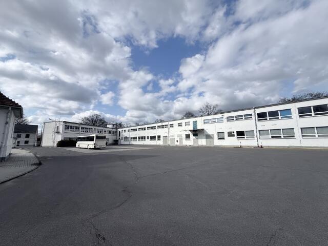 Kompleks produkcyjno magazynowy 12 671 m², Ozimska 54