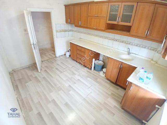 Konuksver'de Kiralık 3+1 145m2 Yüksek Giriş Tam Cadde Üstünde