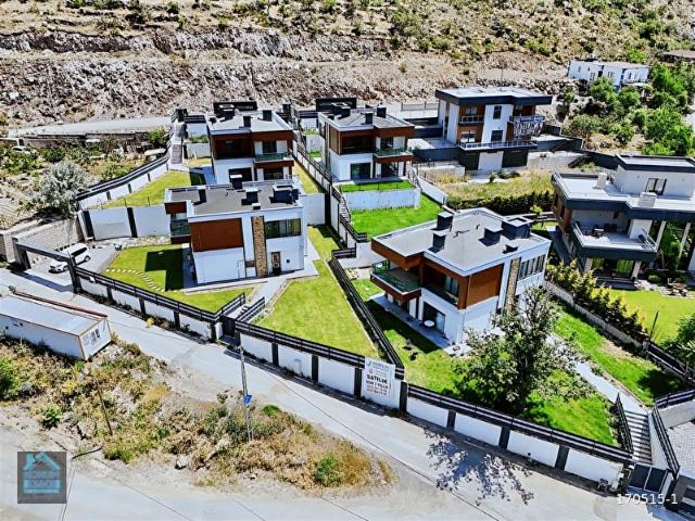 KONUM360ERENKÖYÇAYBAĞLARI YERDEN ISITMA SATILIK LÜKS 7+1 VİLLA