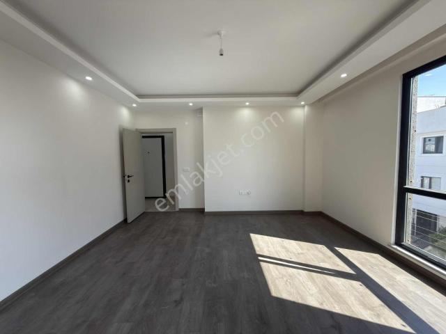 Konum Emlaktan Bağlarbaşı Mh. 2+1 Y.ısıtmalı Lüks Ara Kat