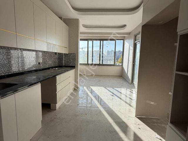 Konum Emlak'tan Güvenevler'de Akıllı Daire