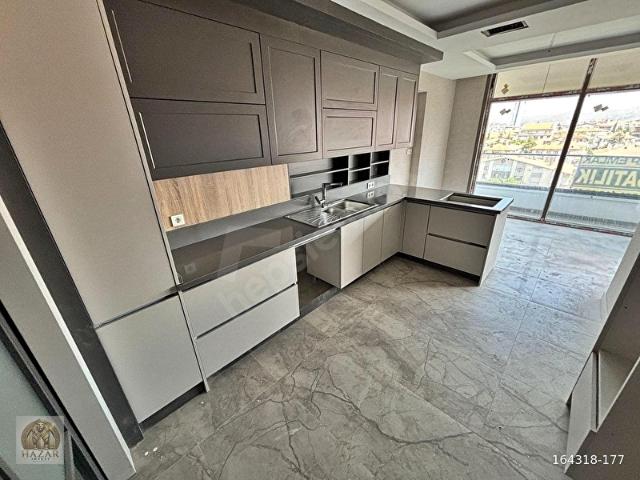 KONUMUYLA_ÖNE_ÇIKAN_180m2_KULLANIM_ALANLI_4.5+1_REZİDANS_FIRSATI