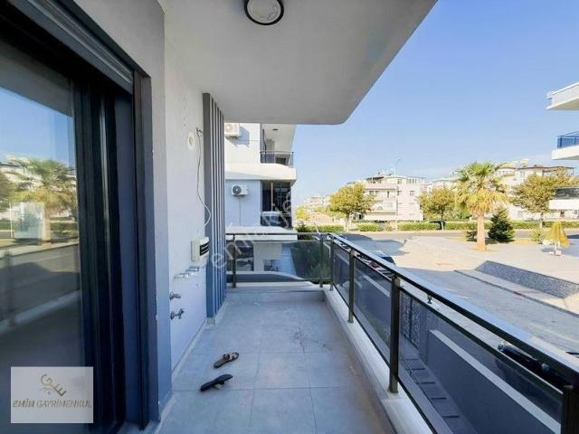 Konumu Süper Yeni Site 2+1 Ön Cephe Ara Kat Daire