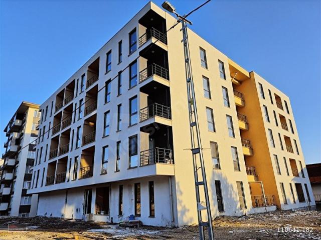 Konuralp'de Satılık Ara Kat Daire