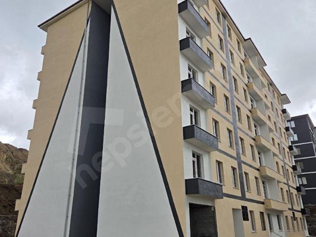 KONUT ER EMLAKTAN ÜNİVERSİTE YOLU ÜZERİ SATILIK SIFIR 2+1 DAİRE
