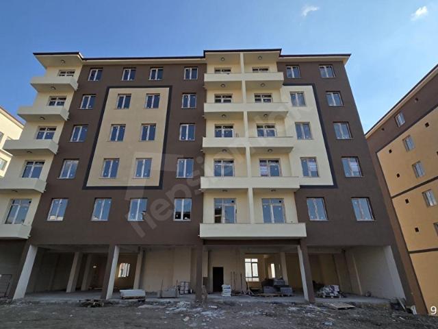 KONUT ER EMLAKTAN MERKEZİ KONUMDA SATILIK 2+1 EŞYASIZ DAİRE