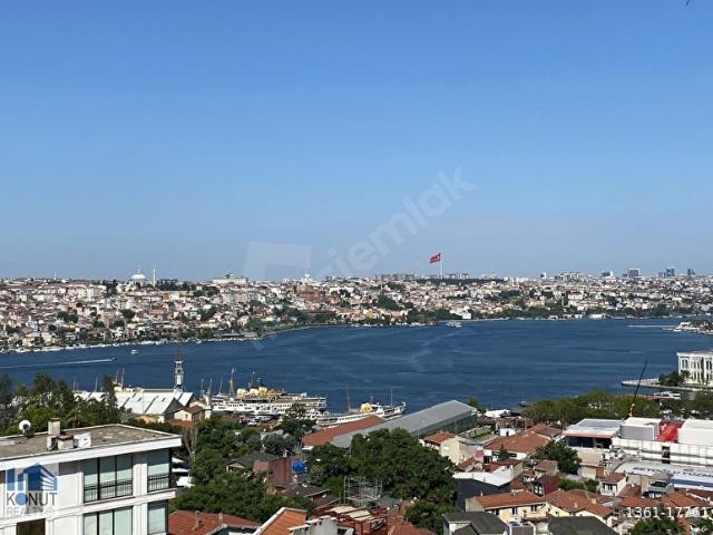 KONUT REALTY Refik Saydam'da Palas Binada Manzaralı Şık Ofis
