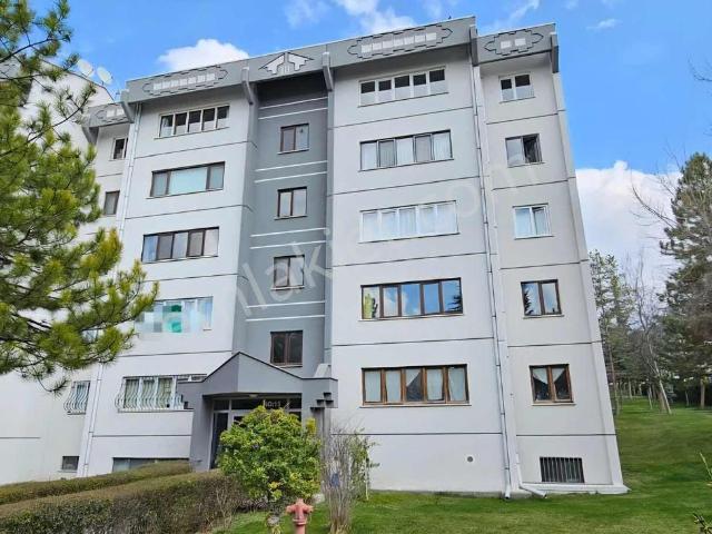 Konutkent Oyak 1 Sitesinde Önü Açık 2+1 Yapılı Satılık Daire