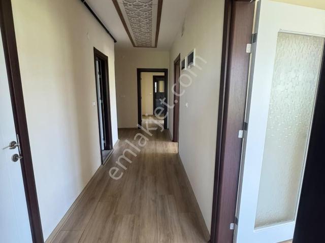 Konya Beyşehir Müftü Mahallesinde Satılık 5 Yıllık Bakımlı 3+1