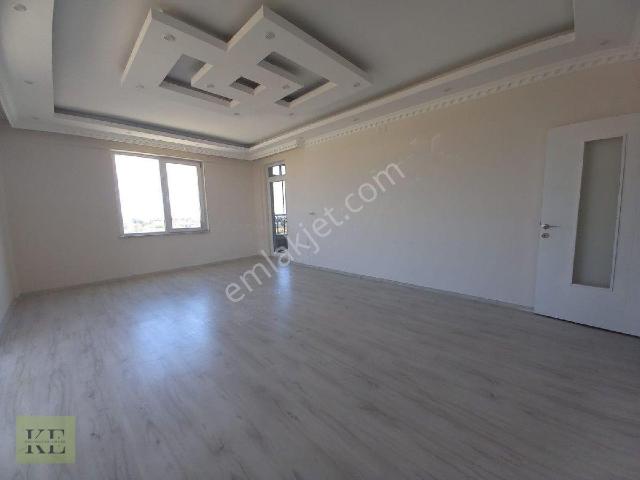 Konya Kulu Karşıyakada 3+1 Arakat Yapılı Yerden Isıtmalı Asansörlü Ebv. banyolu Kiralık Daire